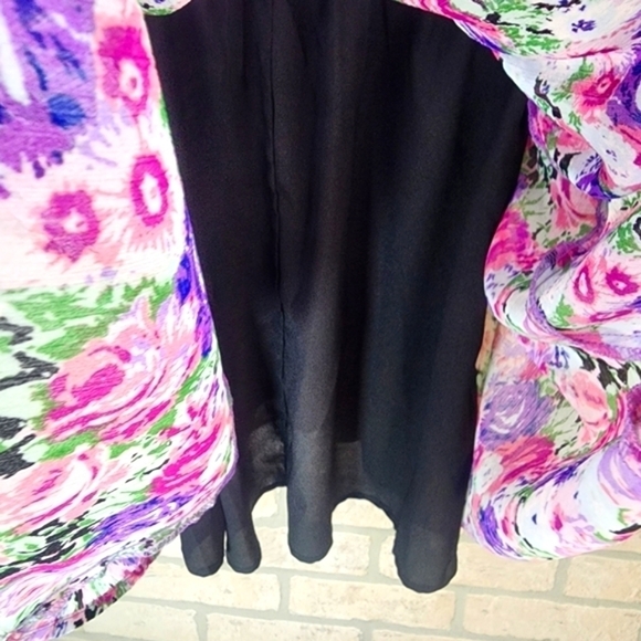 WAYF Spring Floral Long Sleeve Flutter All Over Mini Dress Size S - Picture 10 of 11